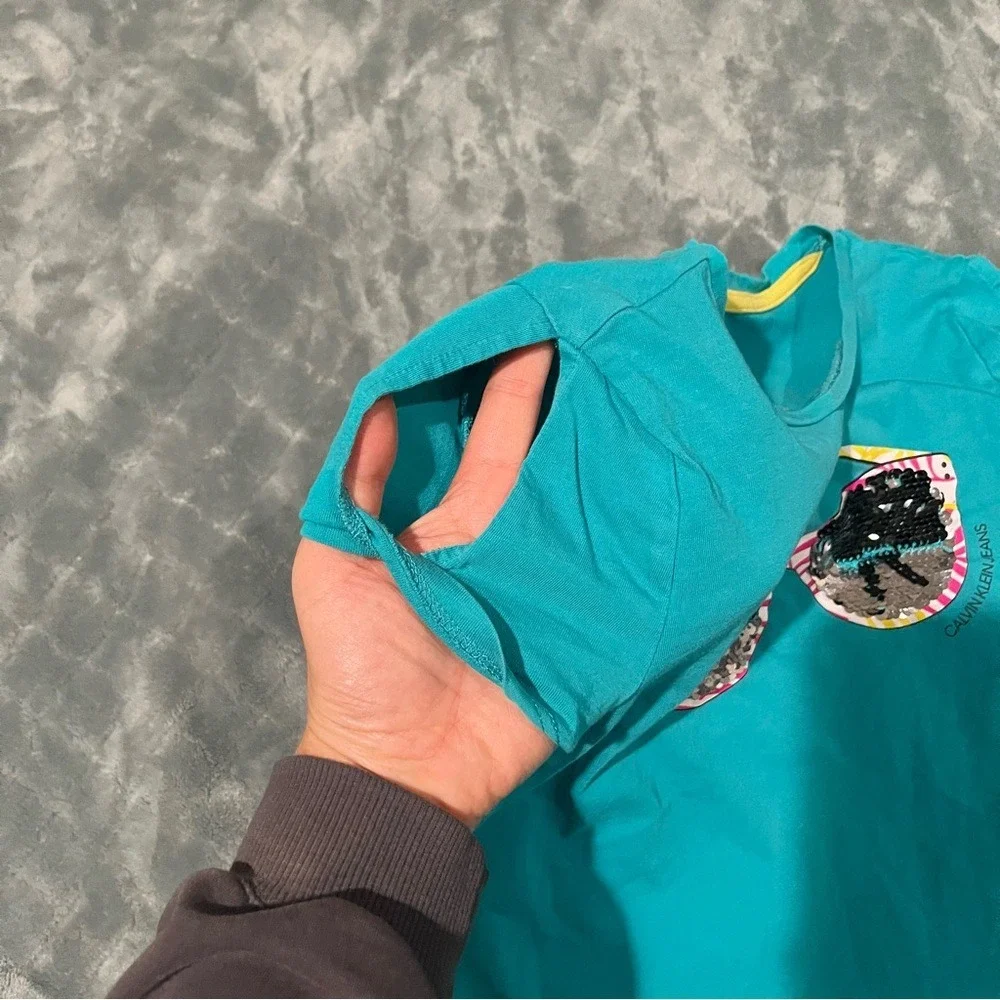 Old Navy Teal T-Shirt‎ with Sunglasses Graphic girls outfit 8/10